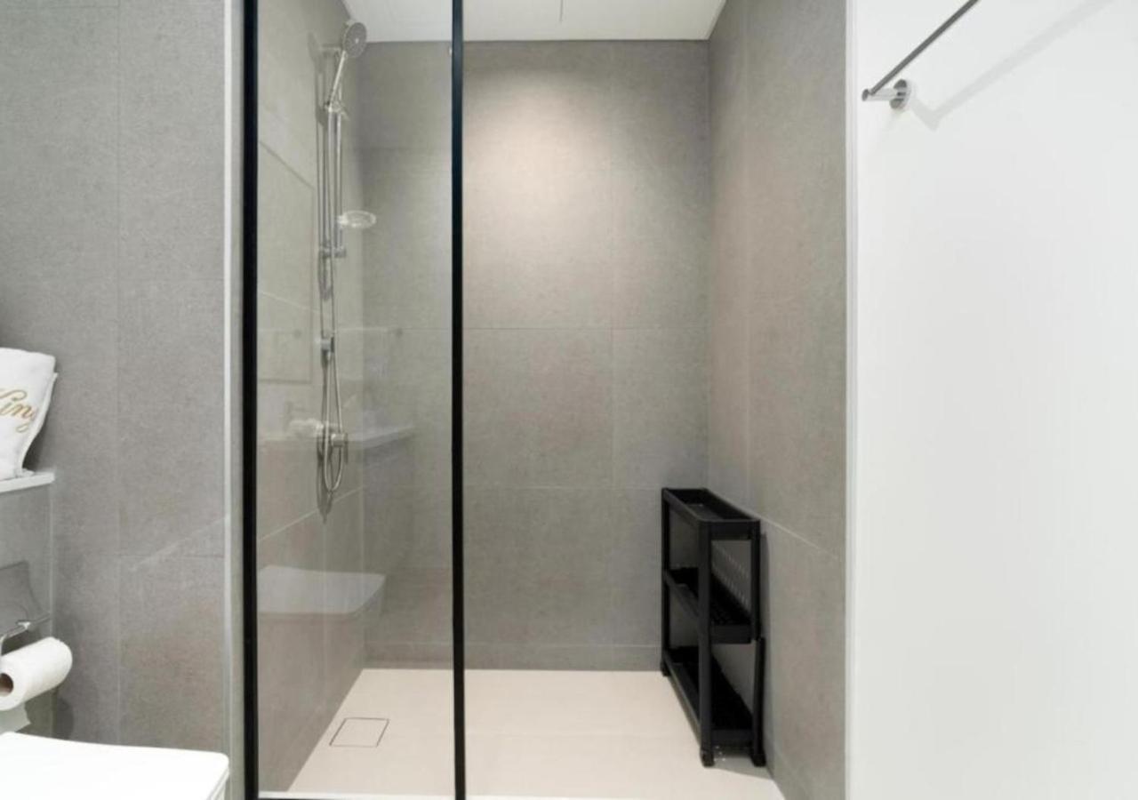 High-floor 2 Bedroom Premium And Burj Khalifa Views By Vibel Apartment